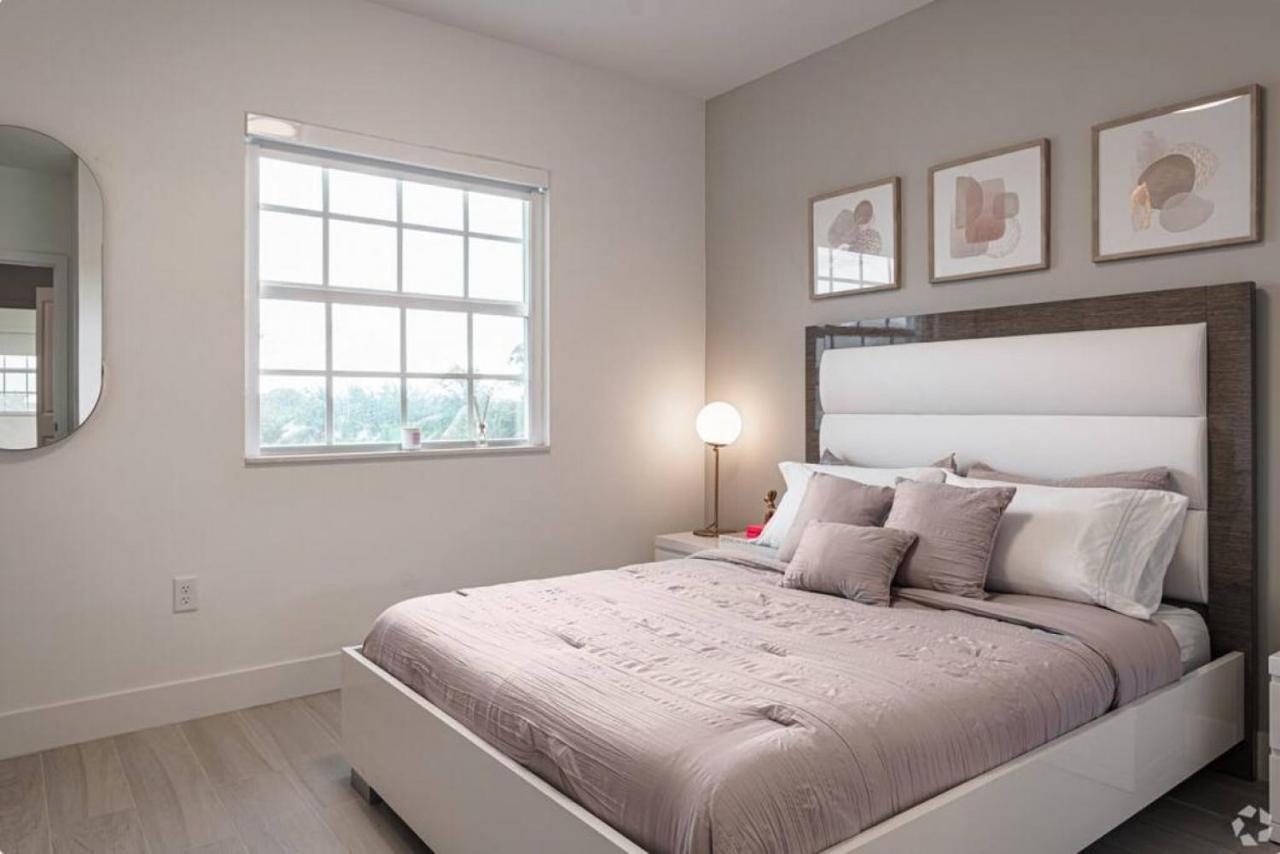 Dahlia - The Designer Townhome Lake Worth Beach Bagian luar foto