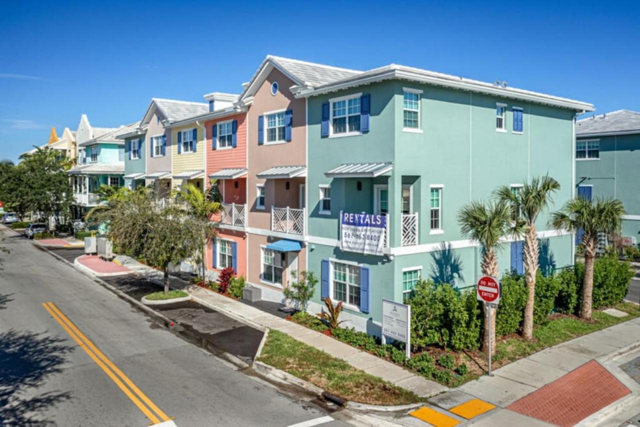Dahlia - The Designer Townhome Lake Worth Beach Bagian luar foto